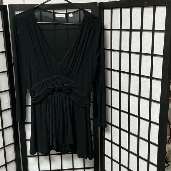 New York and Company Tops - New York & Company Black V-Neck Long Sleeve Tunic with Floral Waist